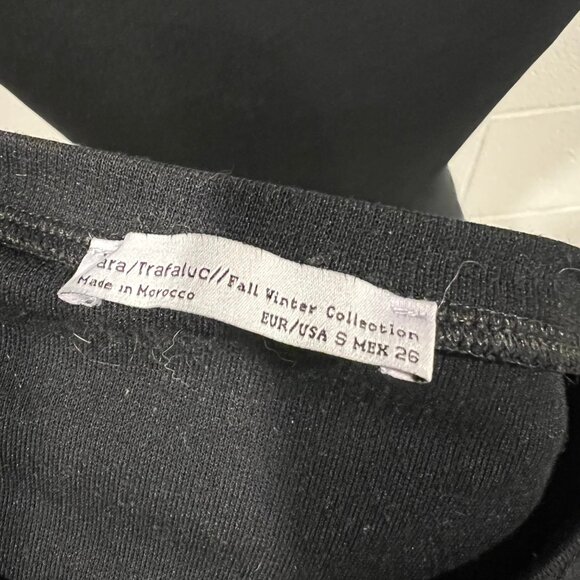 Zara Small Graphic Tee – Everyday Casual Look - Picture 2 of 5